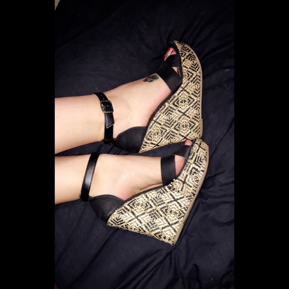 MIA - Black and Tan Tweed wedges